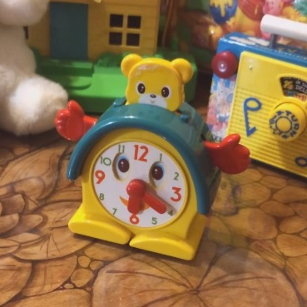 80s Vintage Baby Wind-up Musical Toy 1988 Battat Hickory Dickory Dock WORKS - Picture 3 of 5